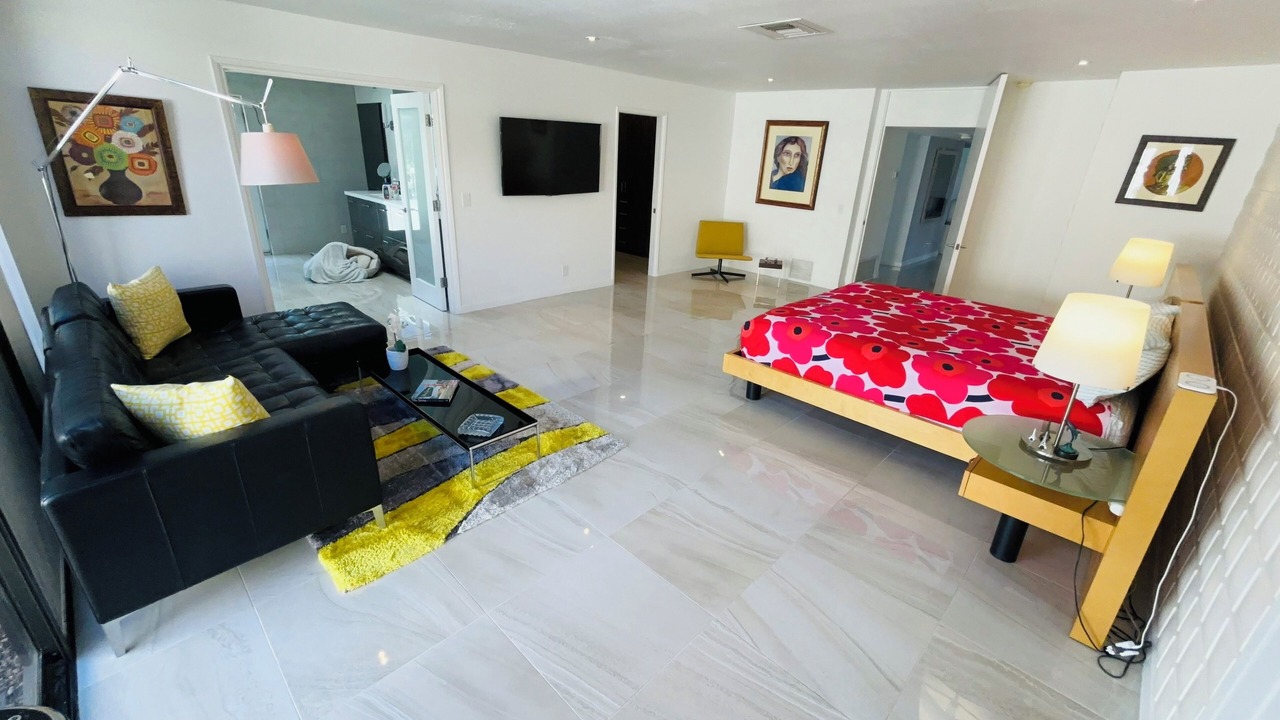 Photo of Bedroom in Canyon Corridor