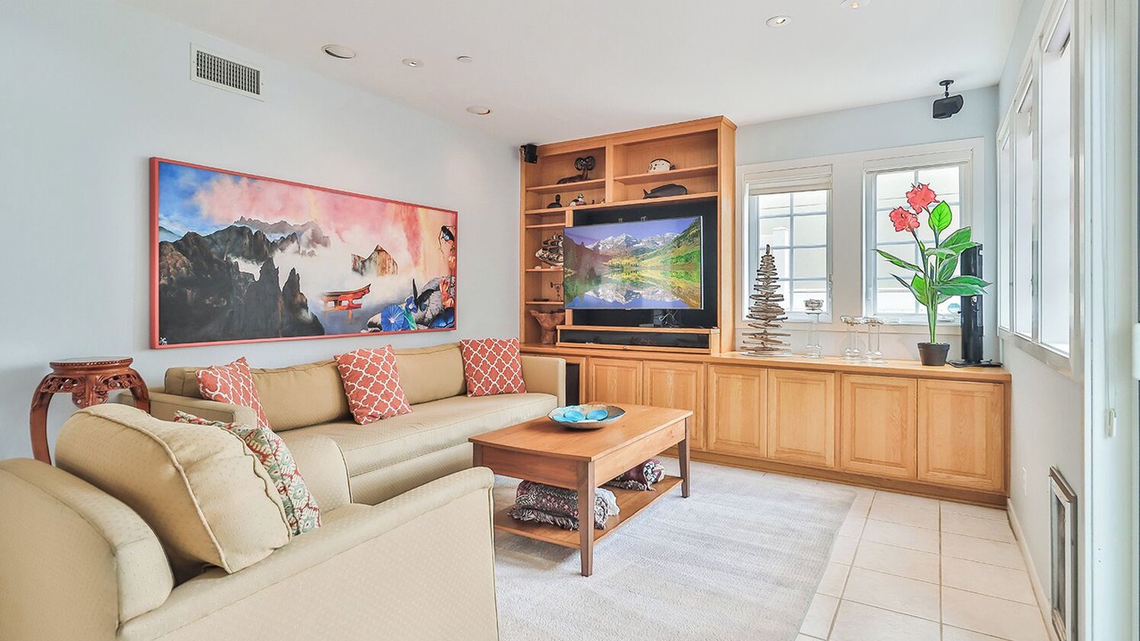 Photo of Bedroom in Pierpont Bay