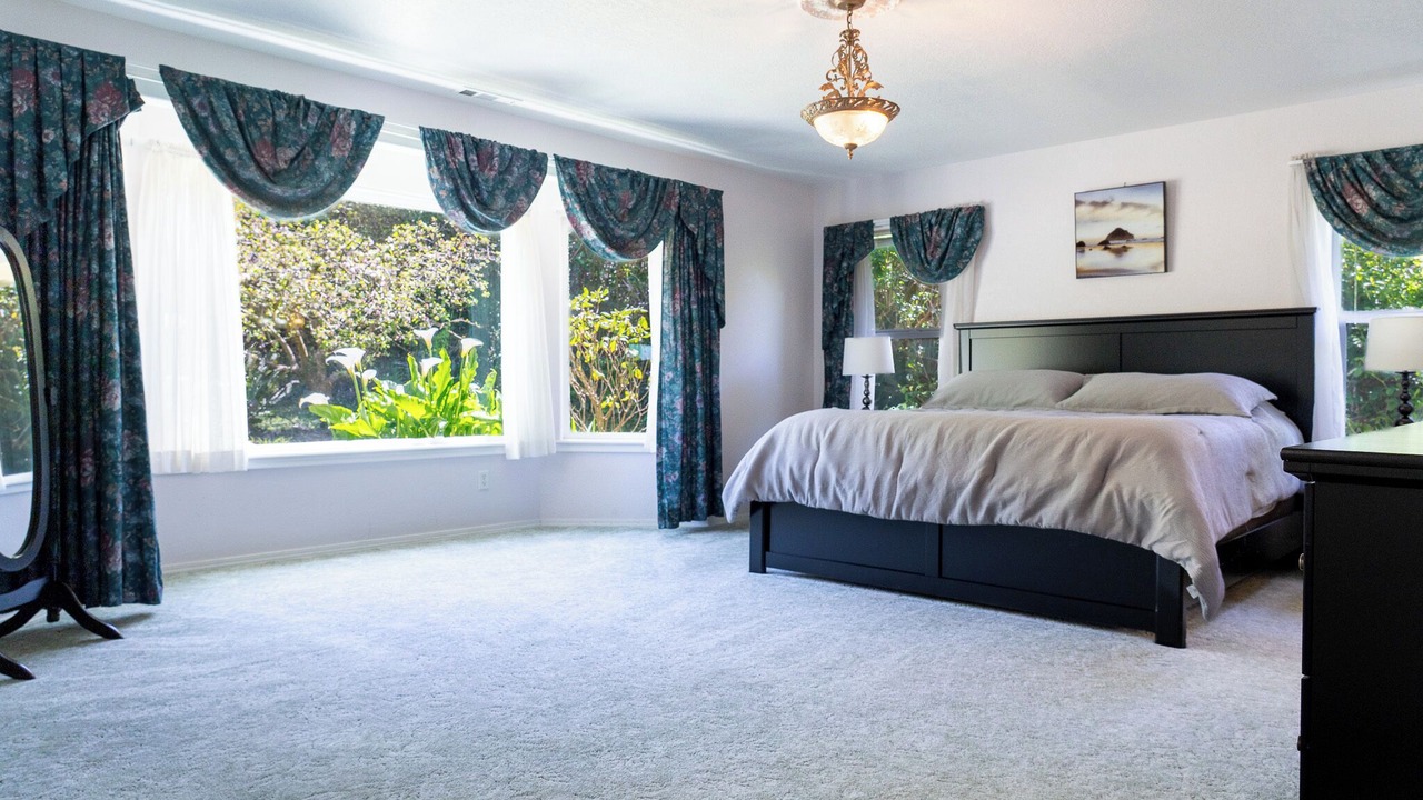 Photo of Bedroom in Smith River