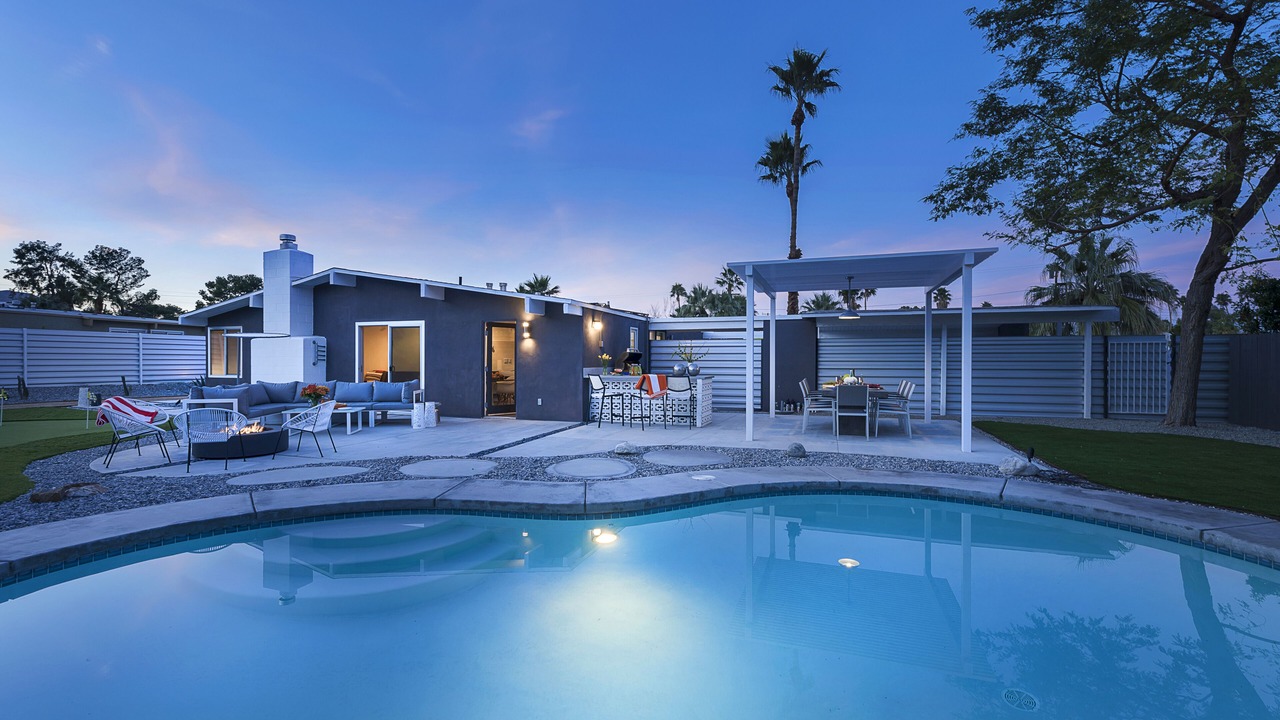 Photo of Outdoor in Racquet Club Estates