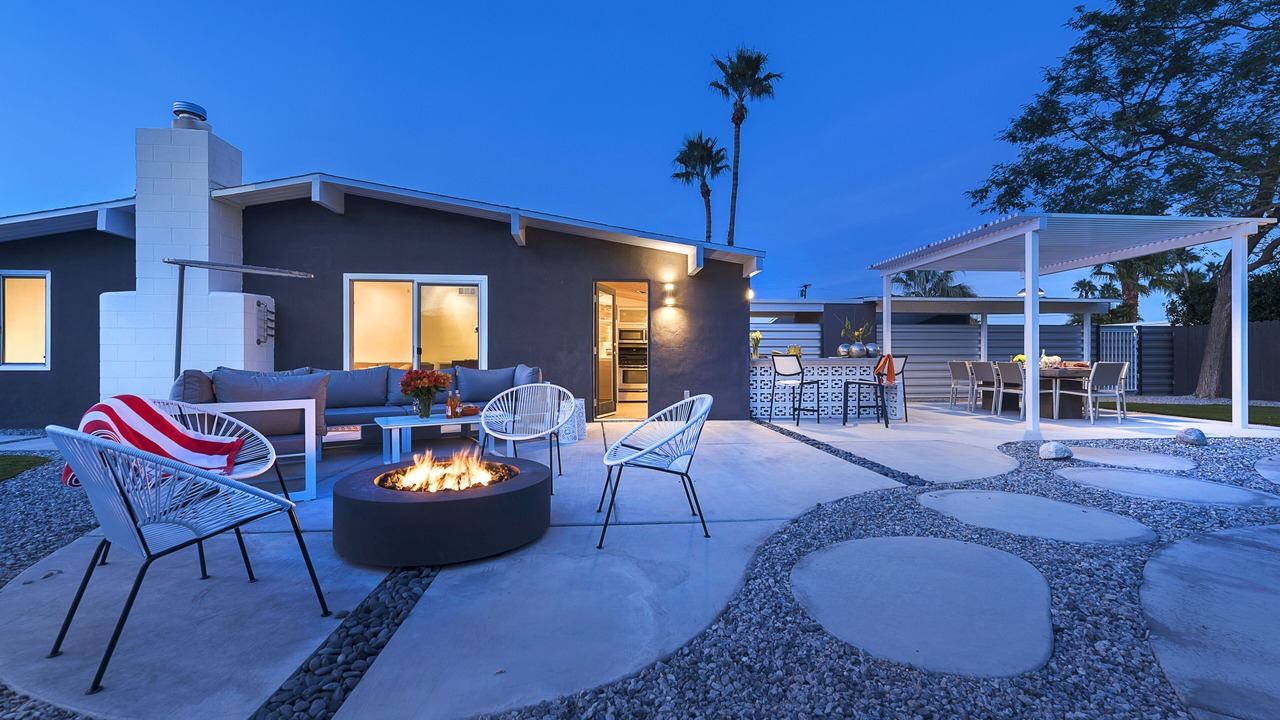Photo of Patio Balcony in Racquet Club Estates
