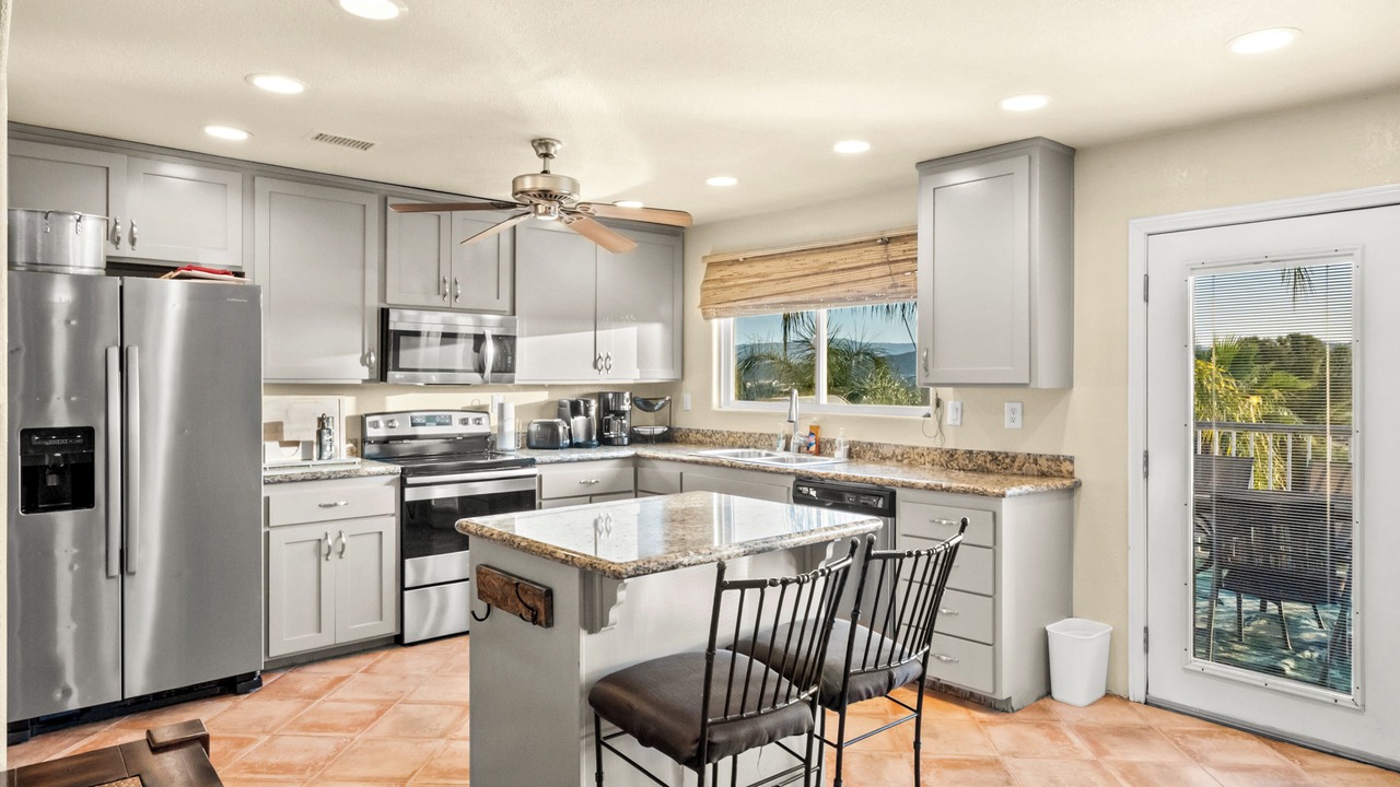 Photo of Kitchen in Canyon Lake