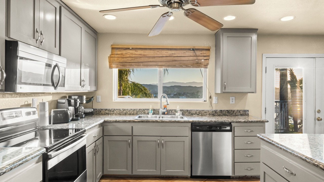 Photo of Kitchen in Canyon Lake