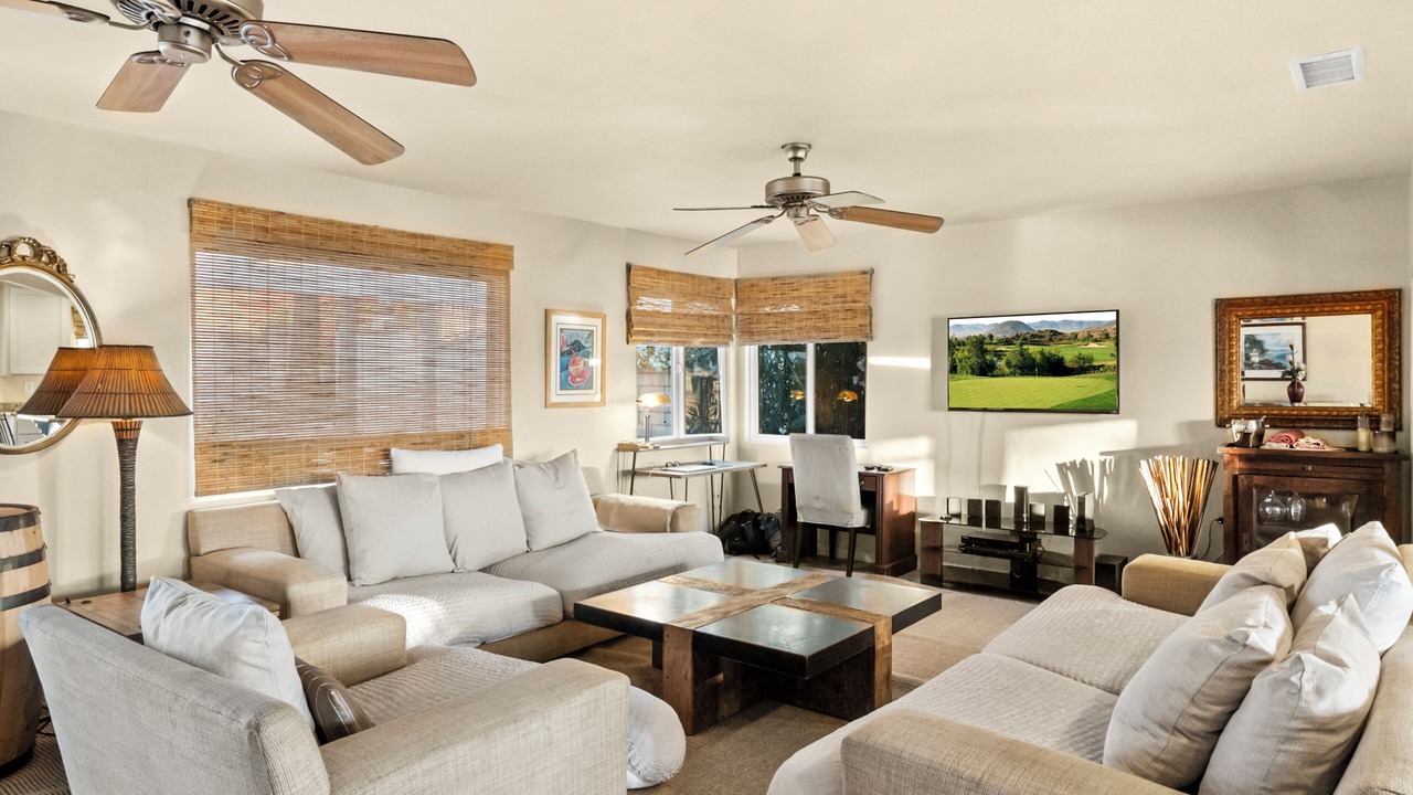 Photo of Livingroom in Canyon Lake