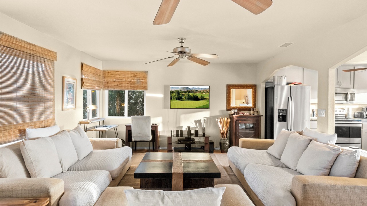 Photo of Livingroom in Canyon Lake