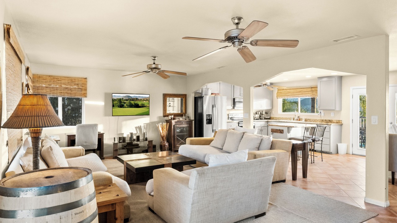 Photo of Livingroom in Canyon Lake