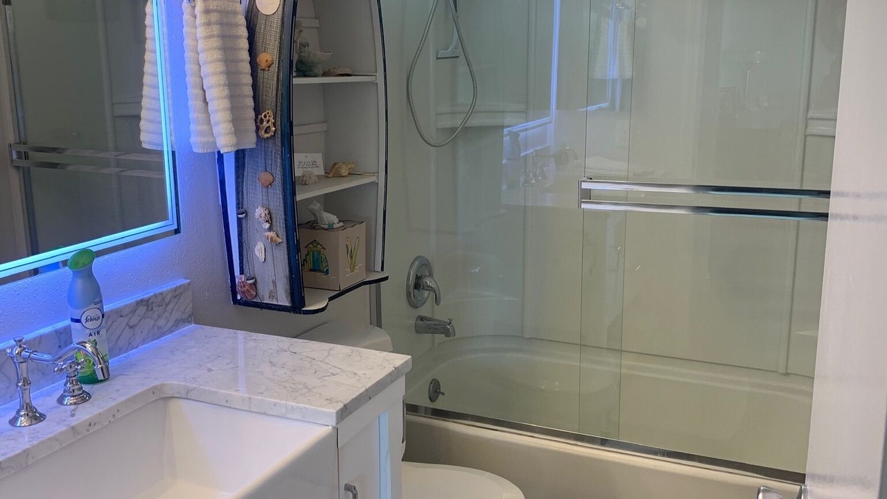 Photo of Bathroom in Carpinteria