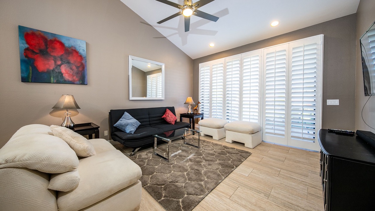 Photo of Livingroom in Palm Desert