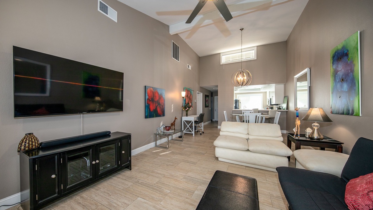 Photo of Livingroom in Palm Desert
