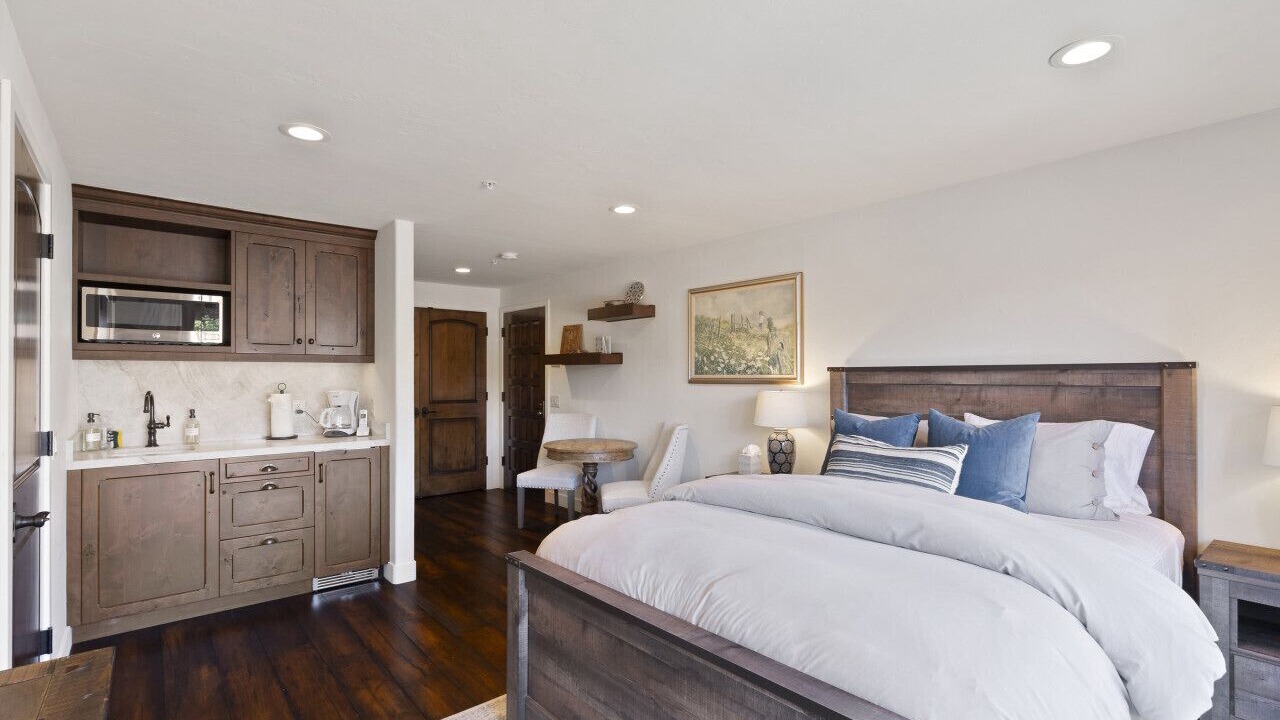 Photo of Bedroom in Golden Rectangle