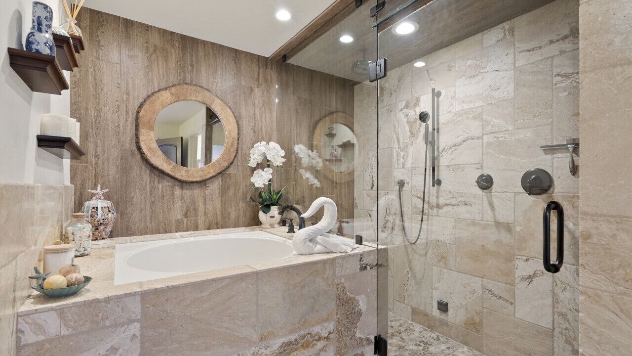 Photo of Bathroom in Golden Rectangle