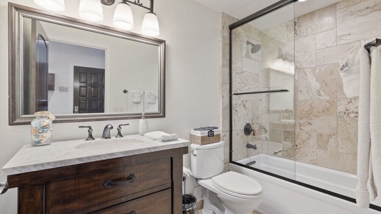 Photo of Bathroom in Golden Rectangle