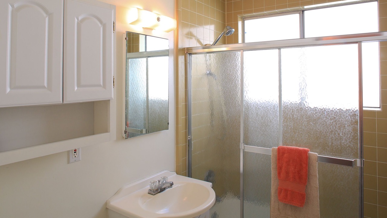 Photo of Bathroom in Peninsula