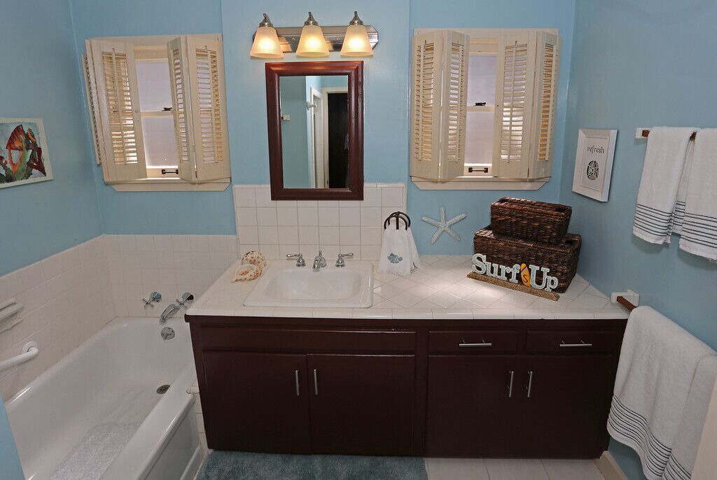 Photo of Bathroom in Carpinteria