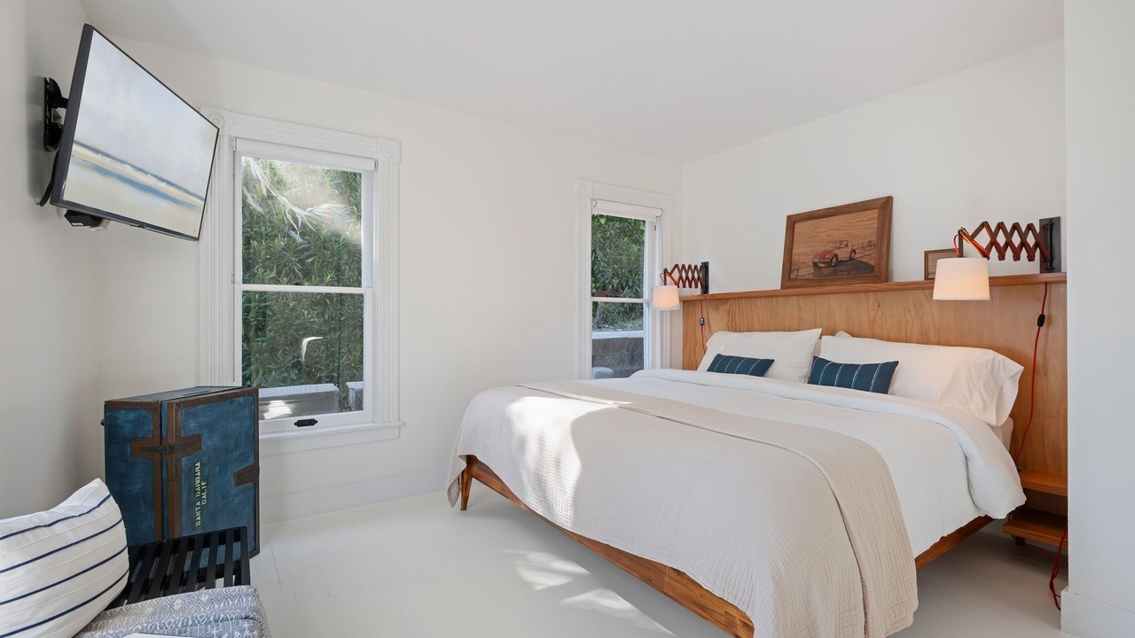 Photo of Bedroom in Summerland
