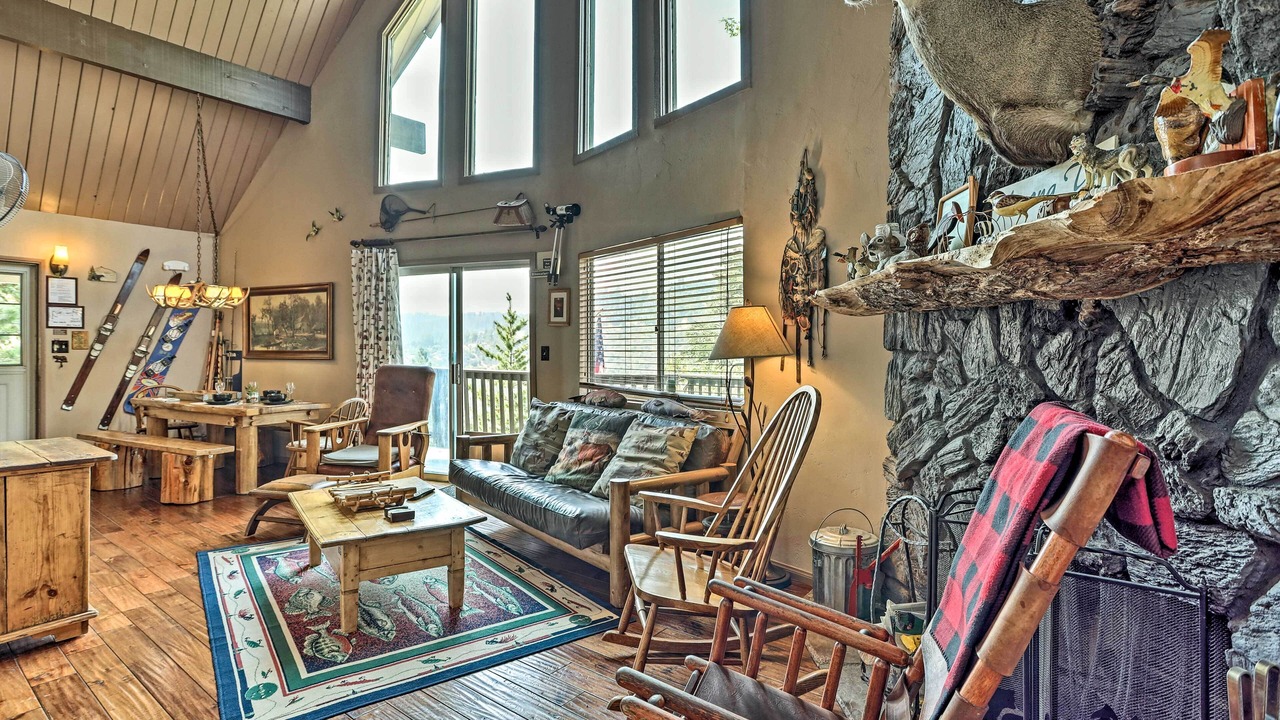 Photo of Bedroom in Lake Arrowhead