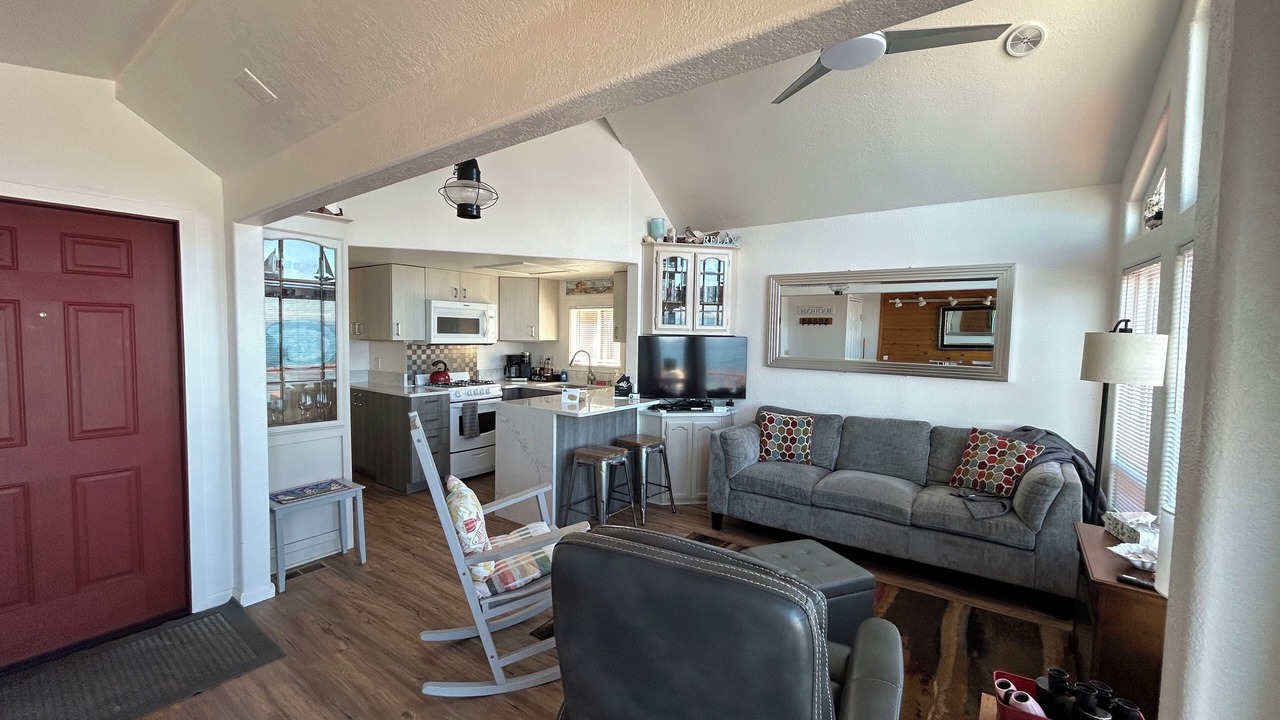 Photo of Livingroom in Smith River