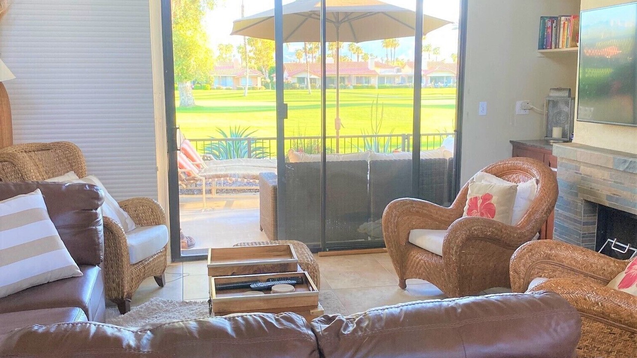 Photo of Livingroom in Palm Desert