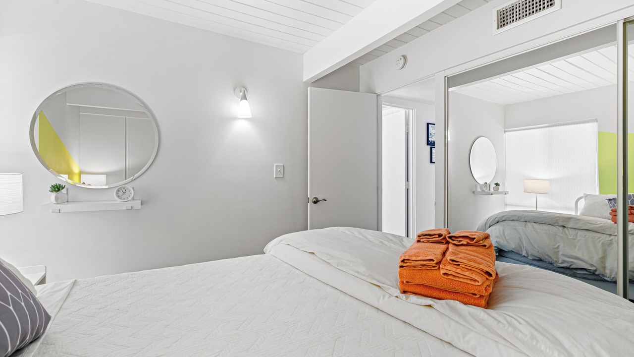 Photo of Bedroom in Racquet Club Estates