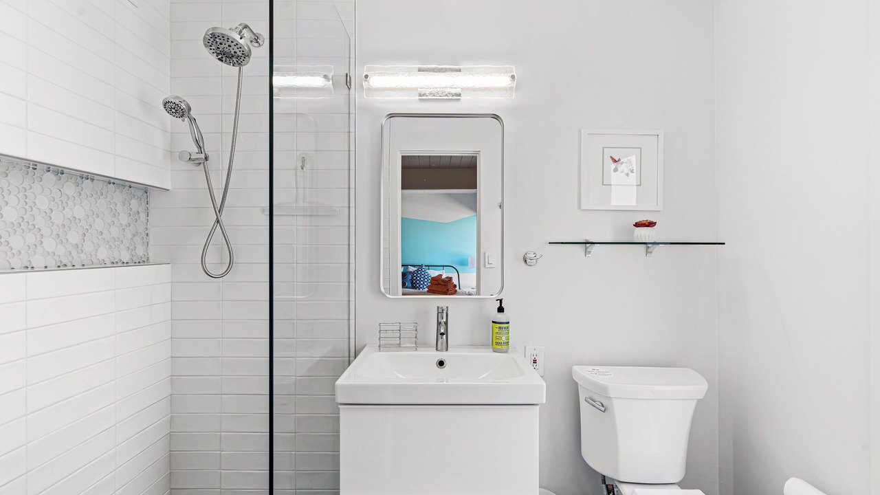 Photo of Bathroom in Racquet Club Estates