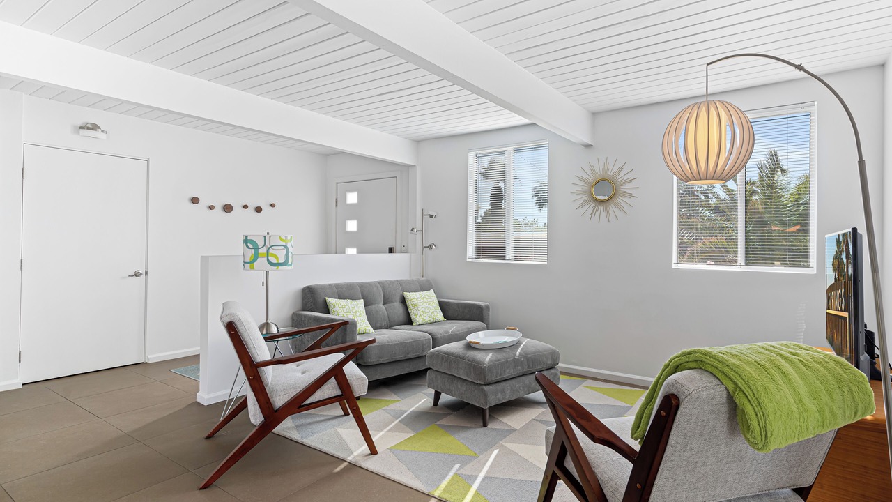 Photo of Livingroom in Racquet Club Estates