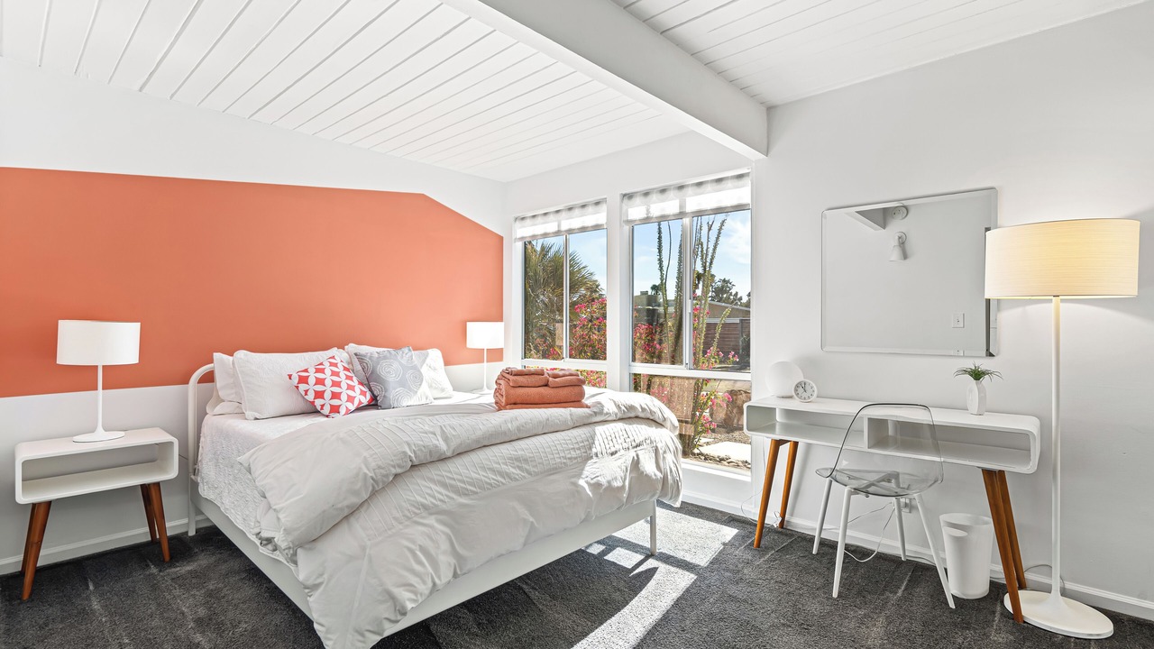 Photo of Bedroom in Racquet Club Estates