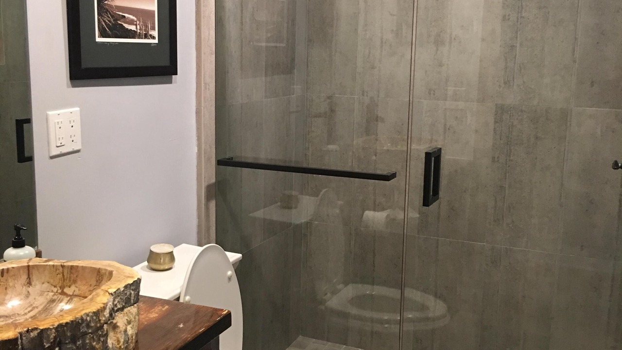 Photo of Bathroom in Cardiff-by-the-Sea