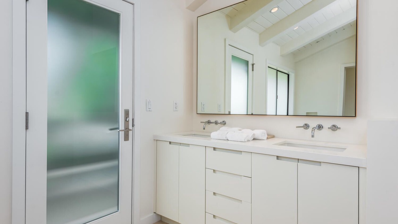 Photo of Bathroom in Pierpont Bay