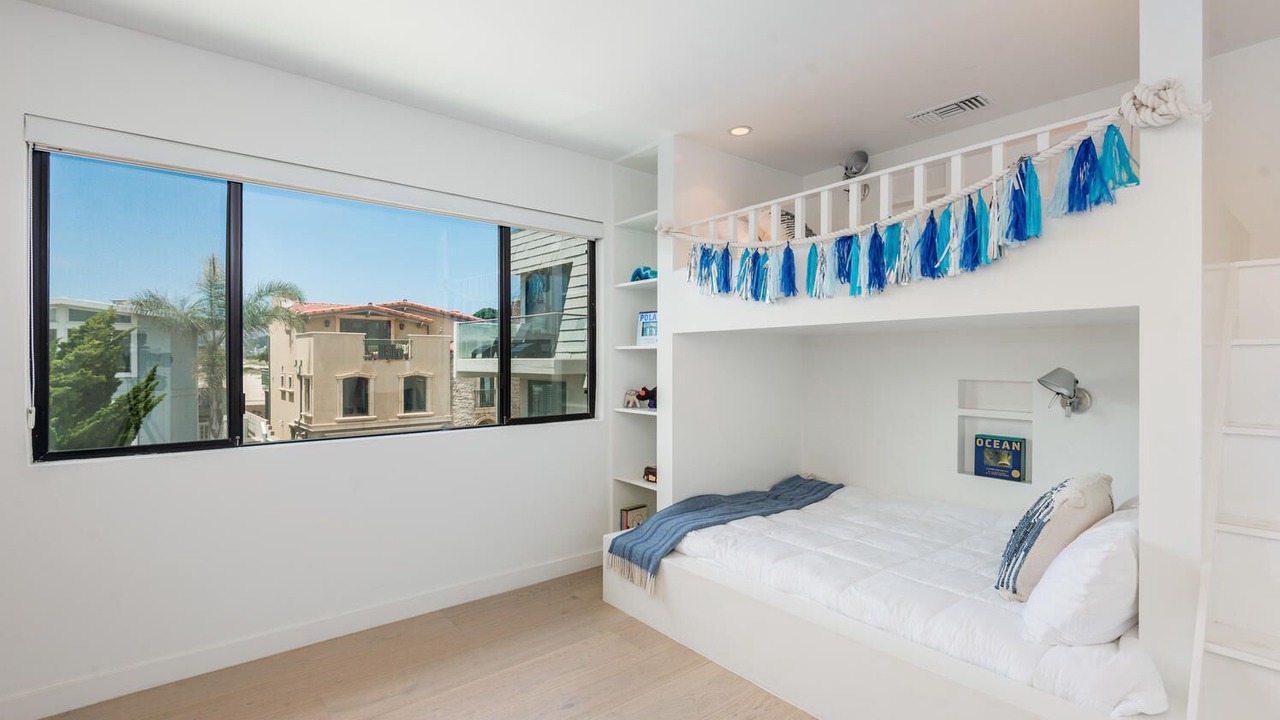 Photo of Bedroom in Pierpont Bay