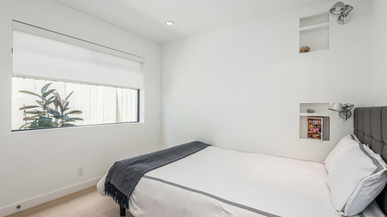Photo of Bedroom in Pierpont Bay