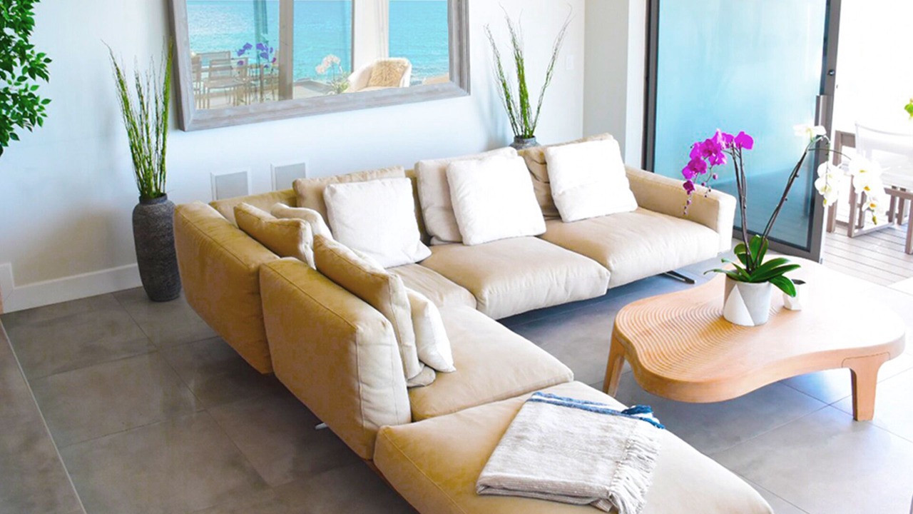 Photo of Livingroom in Eastern Malibu
