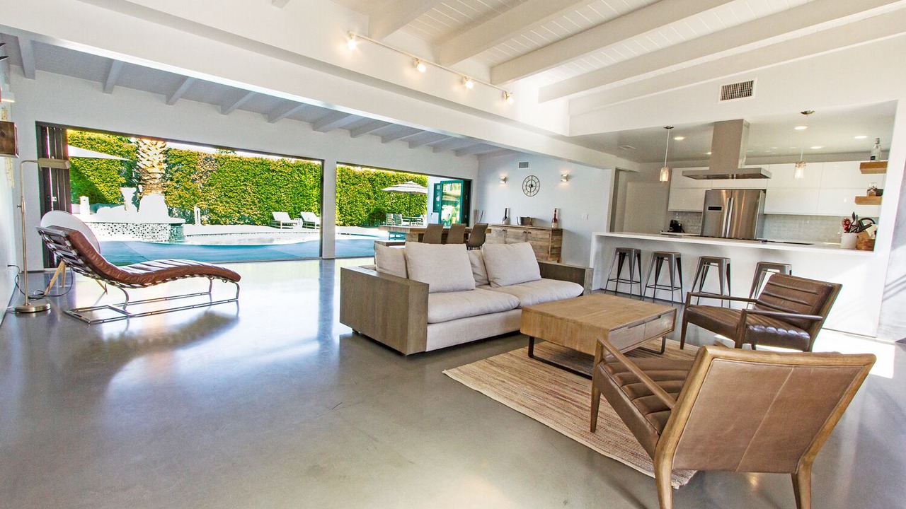 Photo of Livingroom in Deepwell Estates