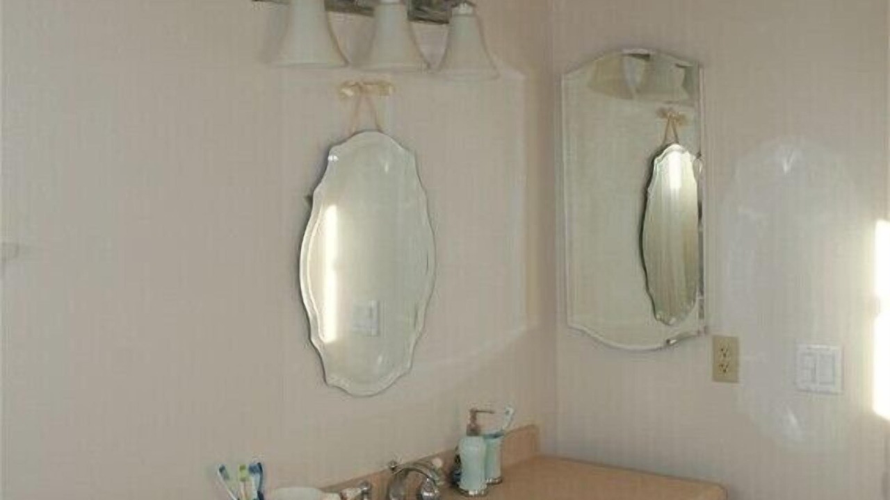 Photo of Bathroom in Oxnard Shores