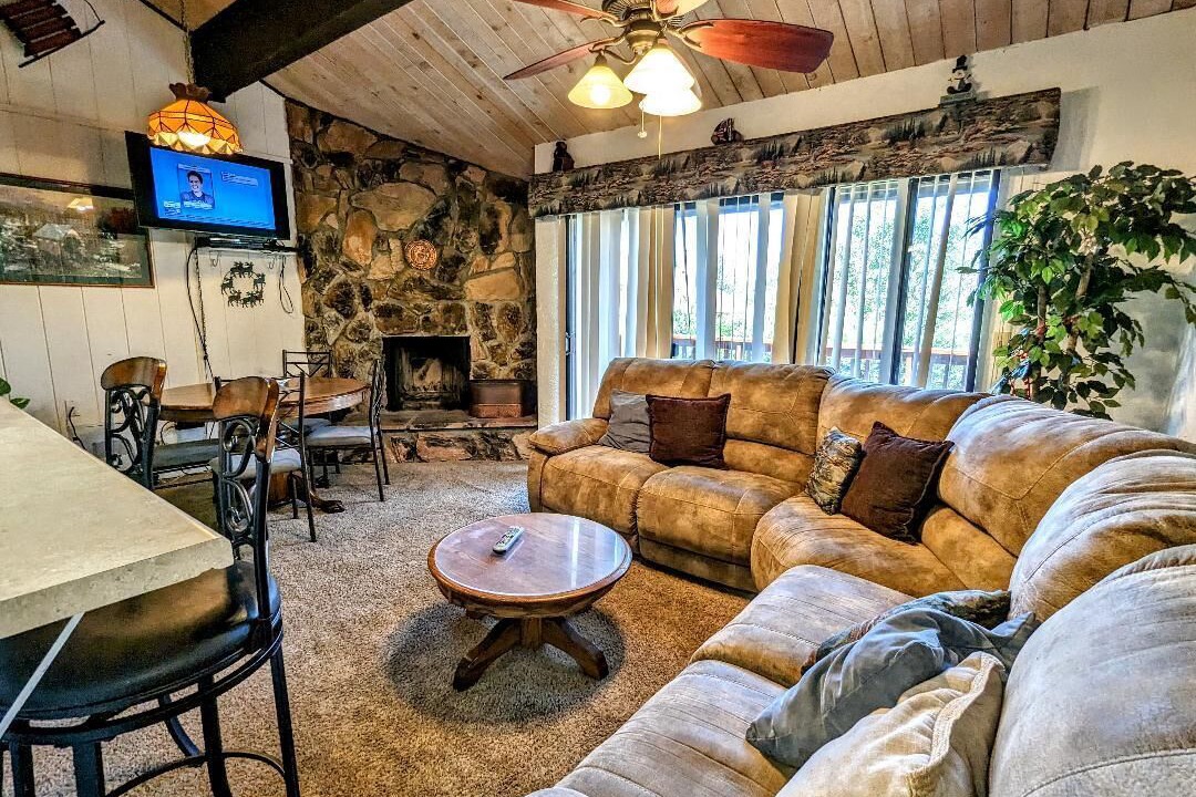 Photo of Livingroom in Big Bear Lake