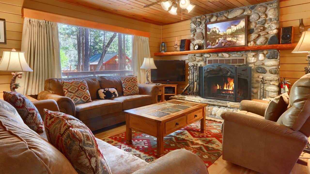 Photo of Livingroom in North Wawona