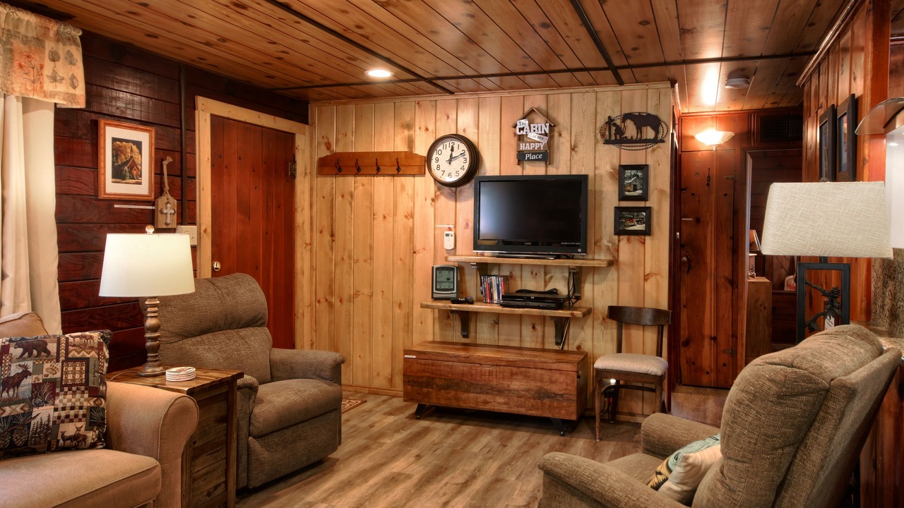 Photo of Livingroom in North Wawona