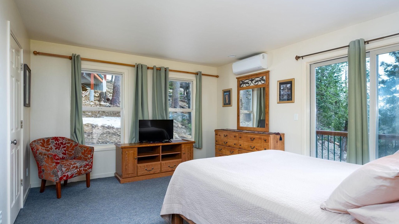 Photo of Bedroom in Yosemite National Park