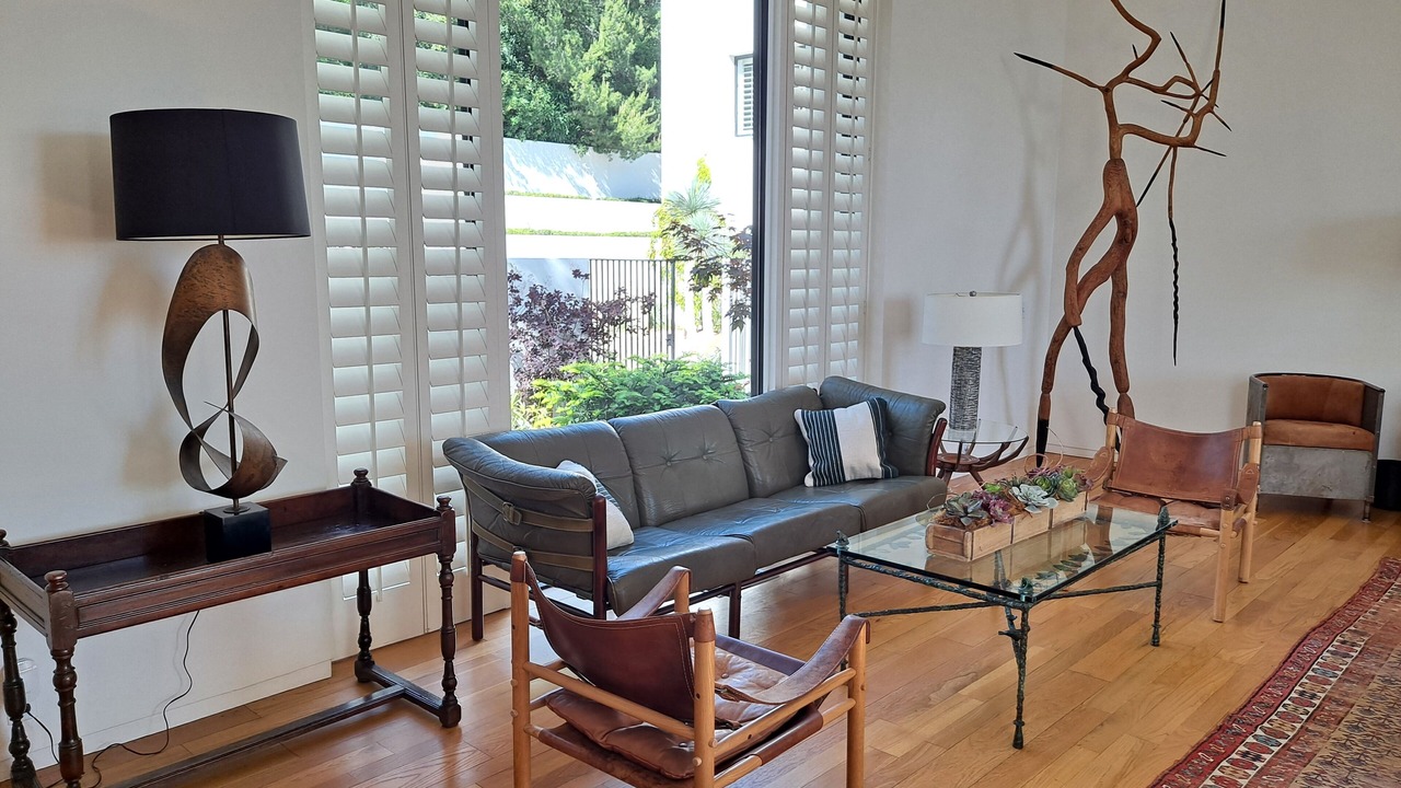 Photo of Livingroom in Golden Quadrangle