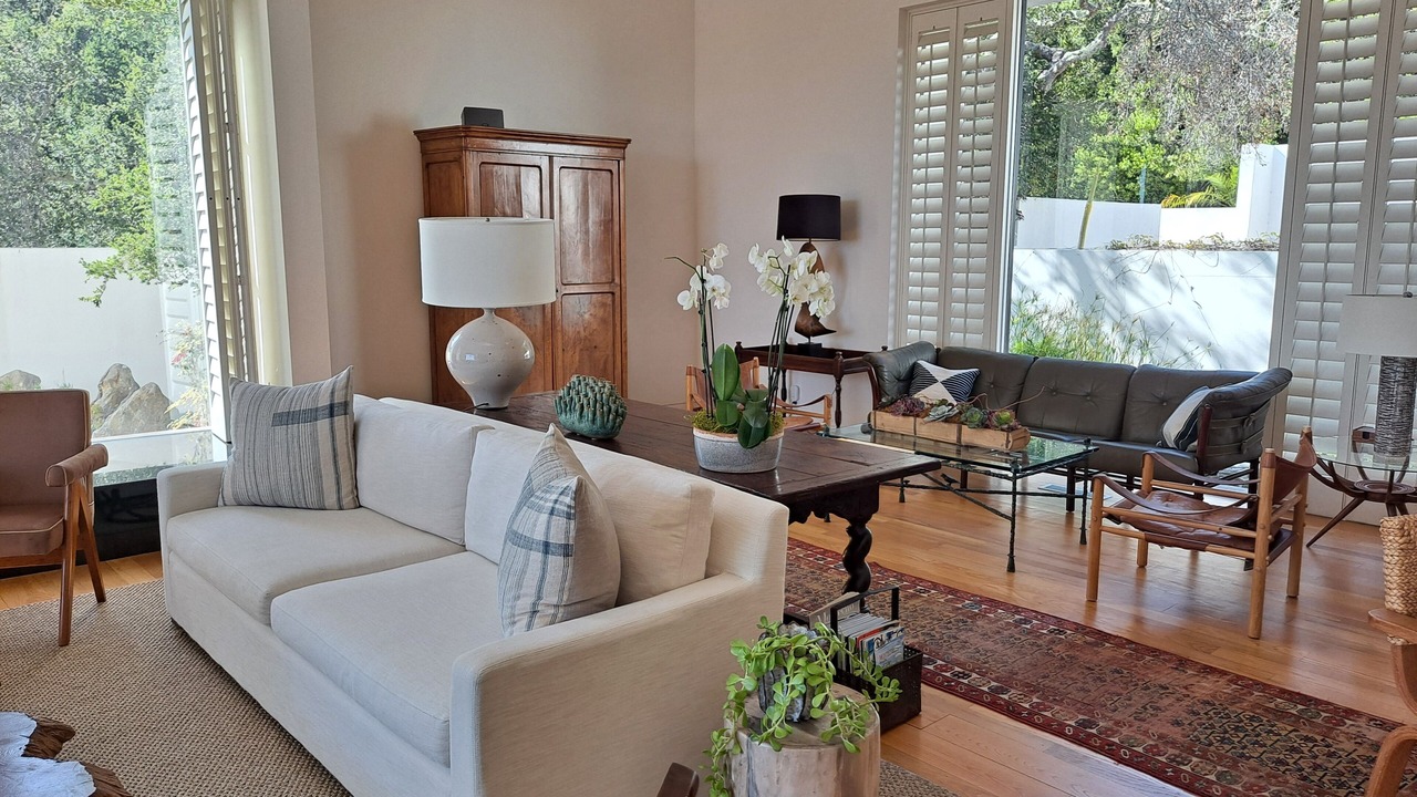 Photo of Livingroom in Golden Quadrangle