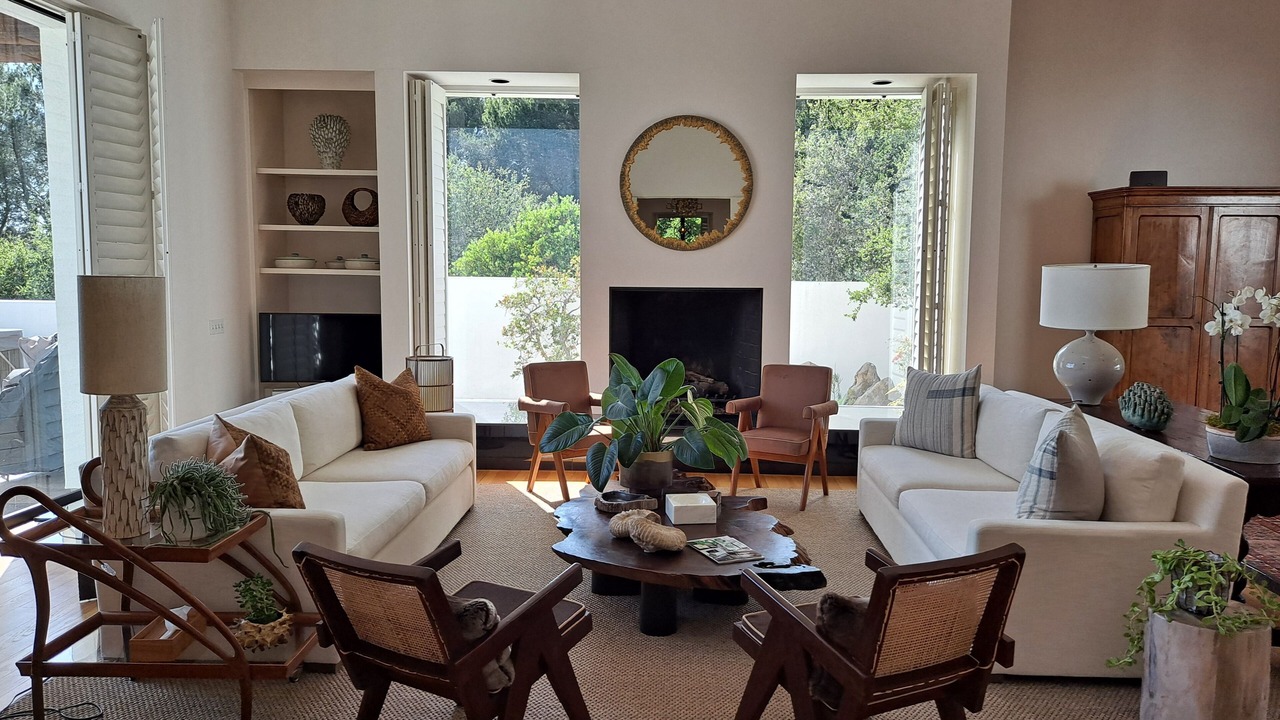 Photo of Livingroom in Golden Quadrangle