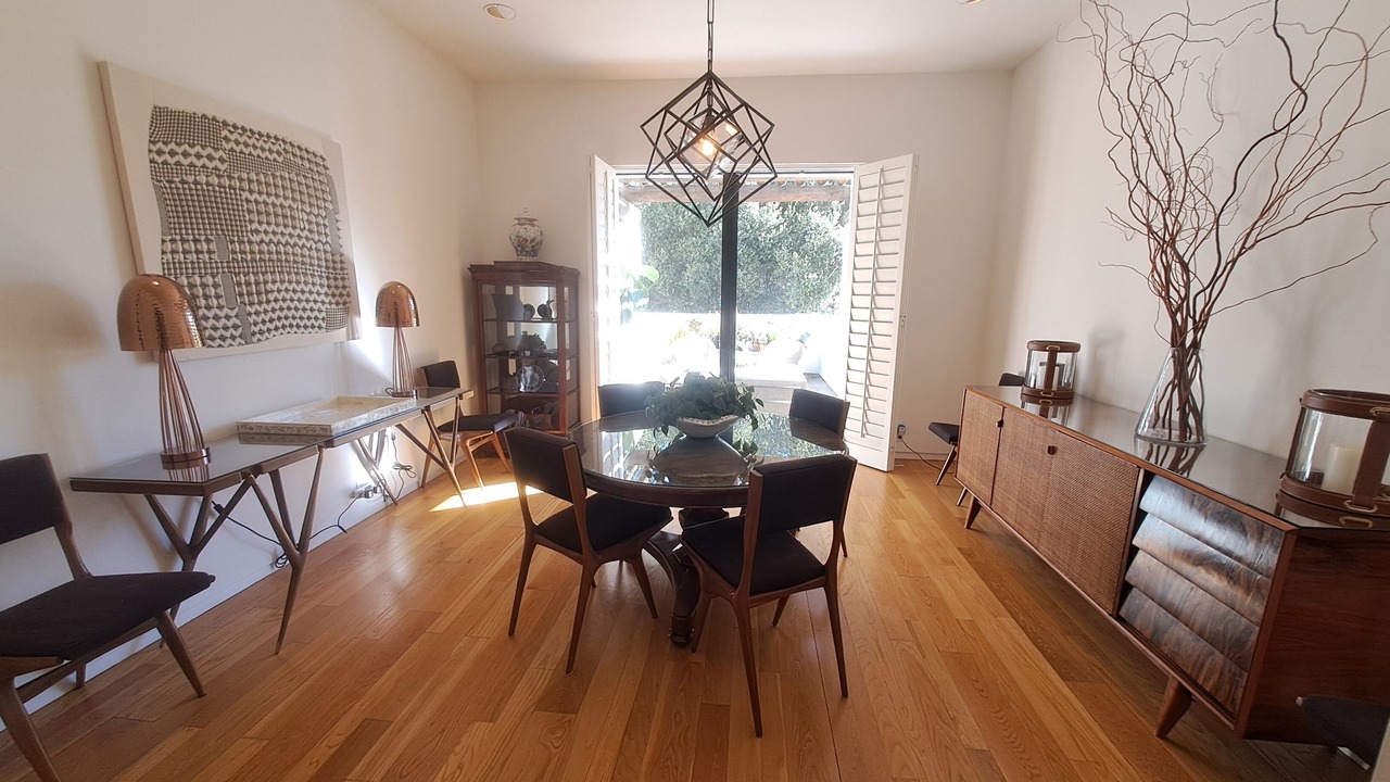 Photo of Livingroom in Golden Quadrangle