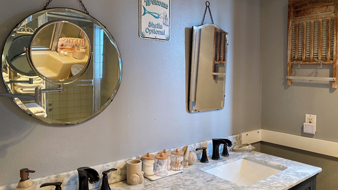 Photo of Bathroom in Belmont Shore