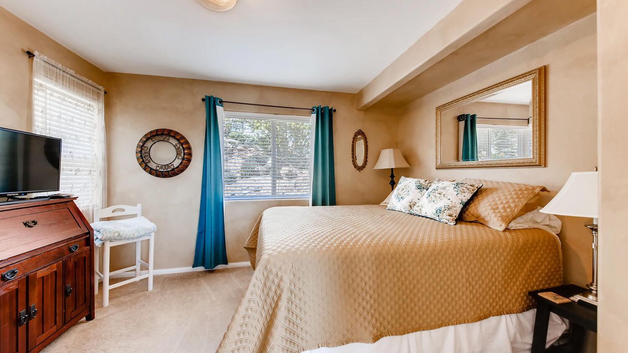 Photo of Bedroom in Valley Center