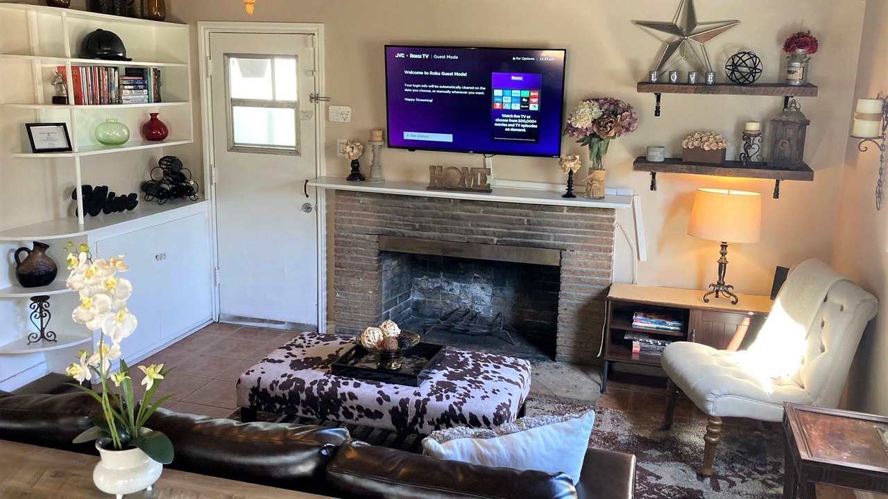 Photo of Livingroom in San Gabriel