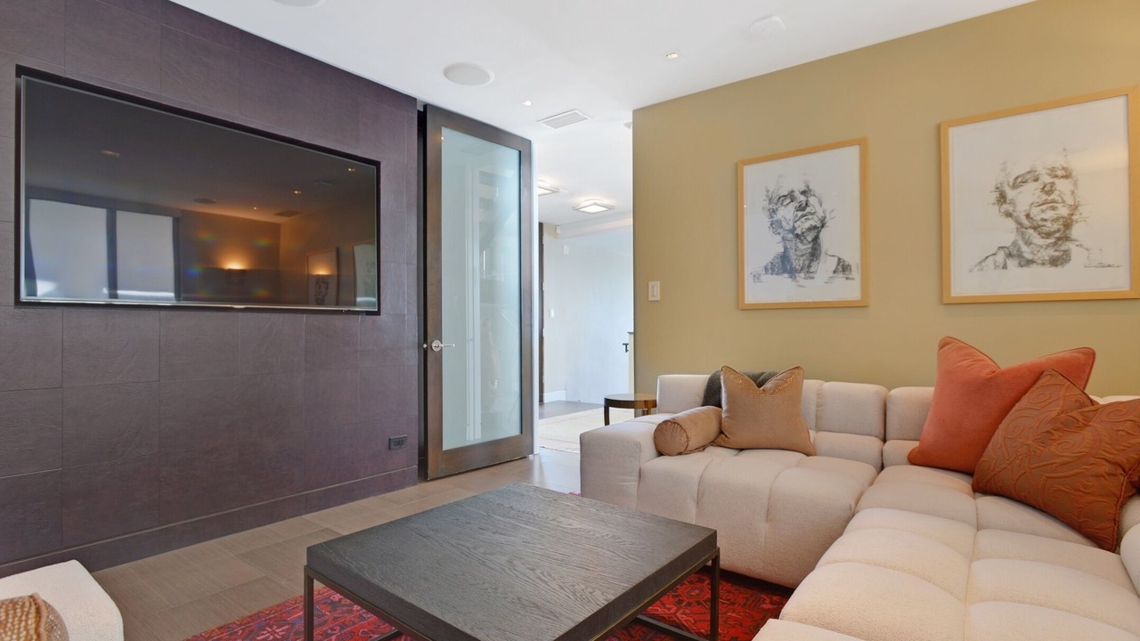 Photo of Livingroom in Malibu