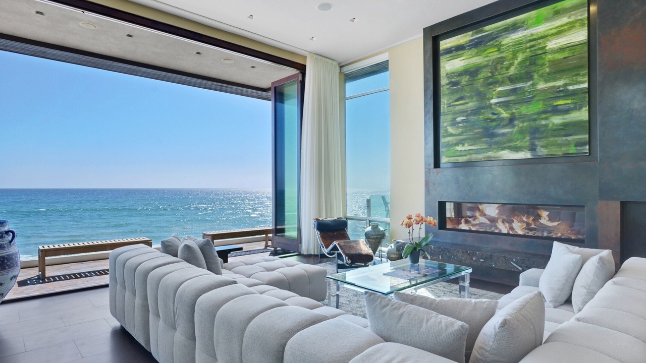 Photo of Livingroom in Malibu