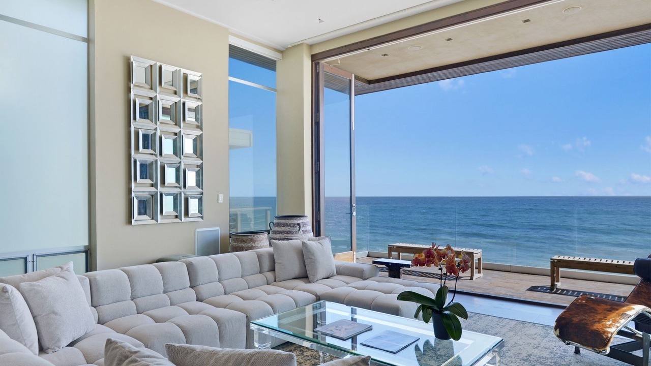 Photo of Livingroom in Malibu