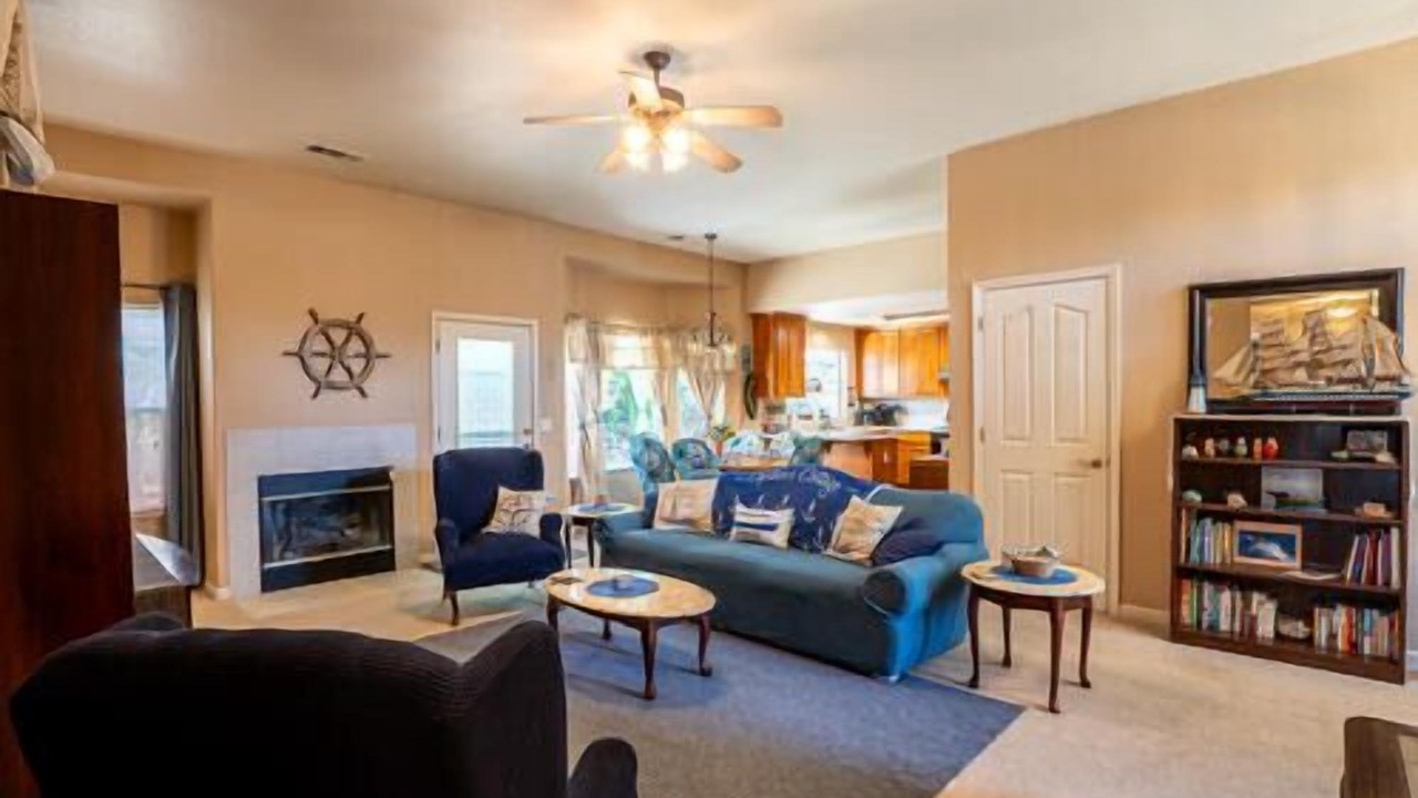 Photo of Livingroom in Ione