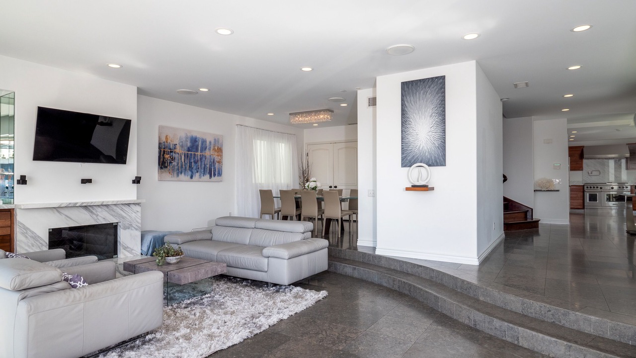 Photo of Livingroom in Balboa Peninsula