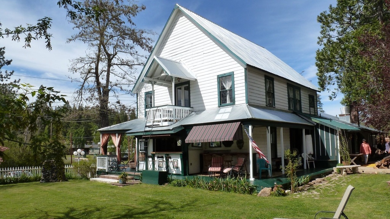 Photo of Others in Avery